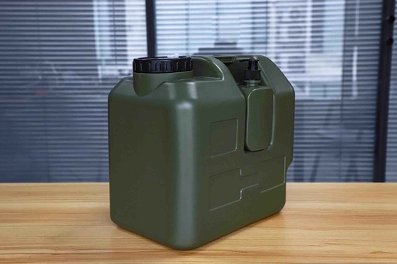 HDPE-Wasserbehälter mit Wasserhahn