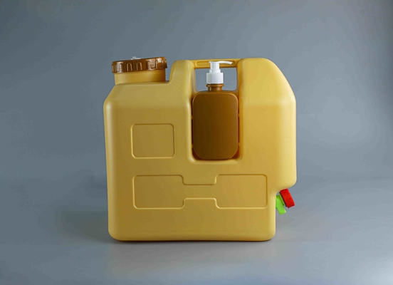 8 Gallonen Wasserbehälter mit Wasserhahn und Flüssigseifen-Lotionsflasche für den Außenbereich